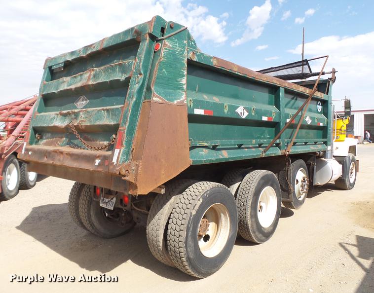 image for item DD1132 2001 Mack RD688S dump truck