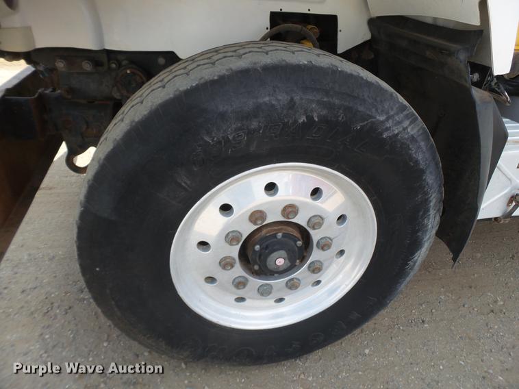 image for item DD1132 2001 Mack RD688S dump truck