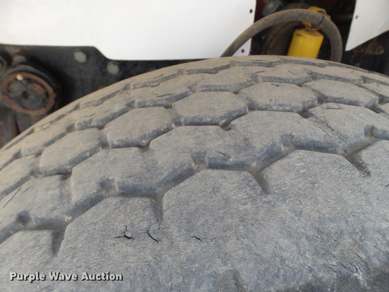 image for item DD1132 2001 Mack RD688S dump truck