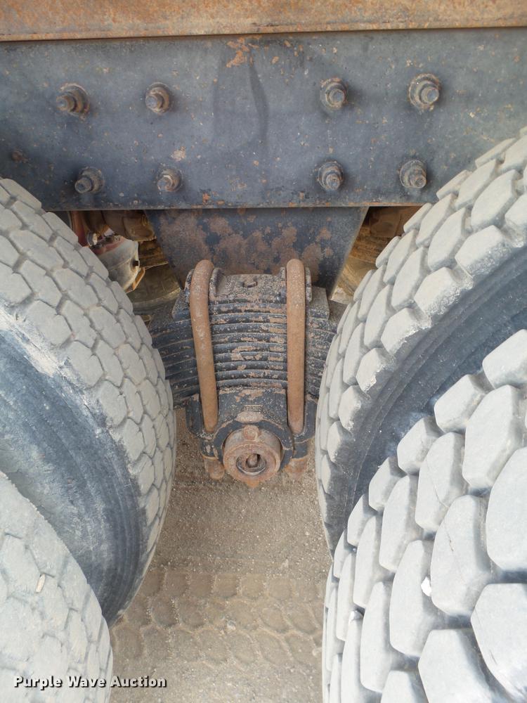 image for item DD1132 2001 Mack RD688S dump truck