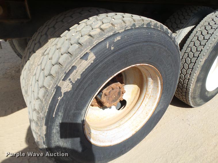 image for item DD1132 2001 Mack RD688S dump truck