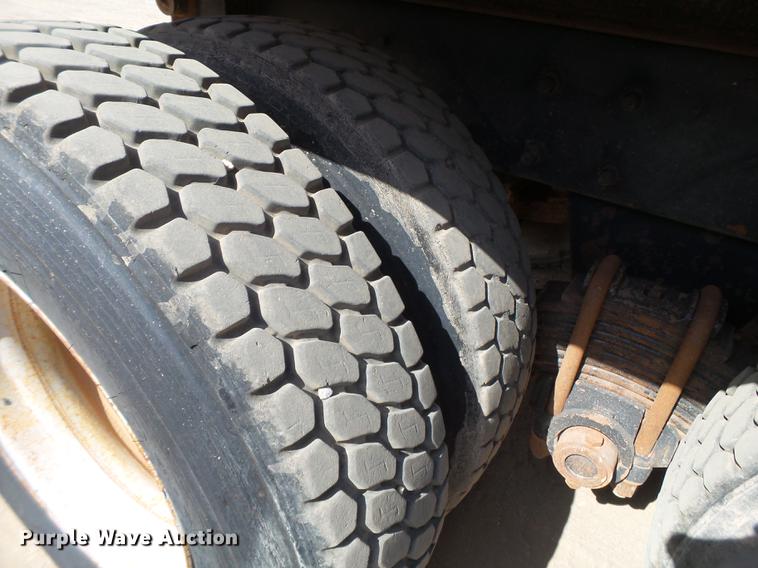 image for item DD1132 2001 Mack RD688S dump truck