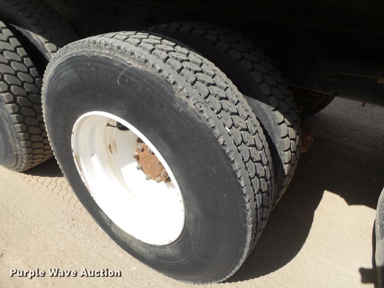 image for item DD1132 2001 Mack RD688S dump truck