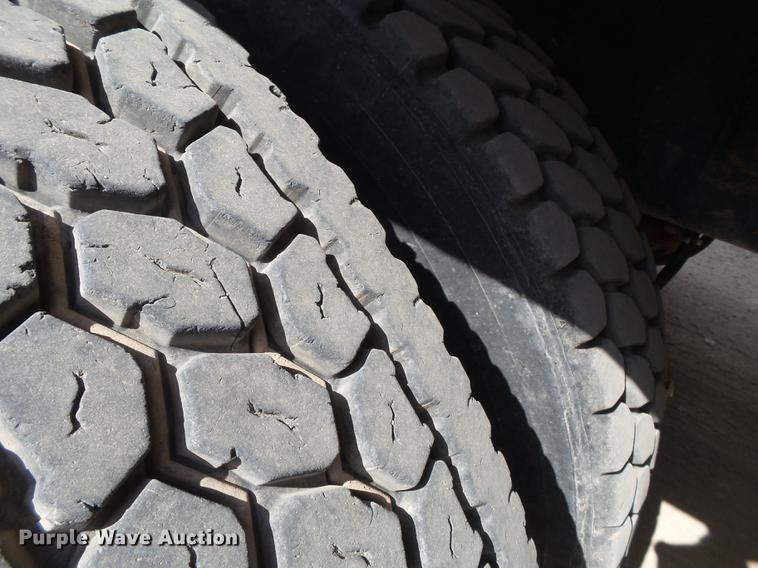 image for item DD1132 2001 Mack RD688S dump truck