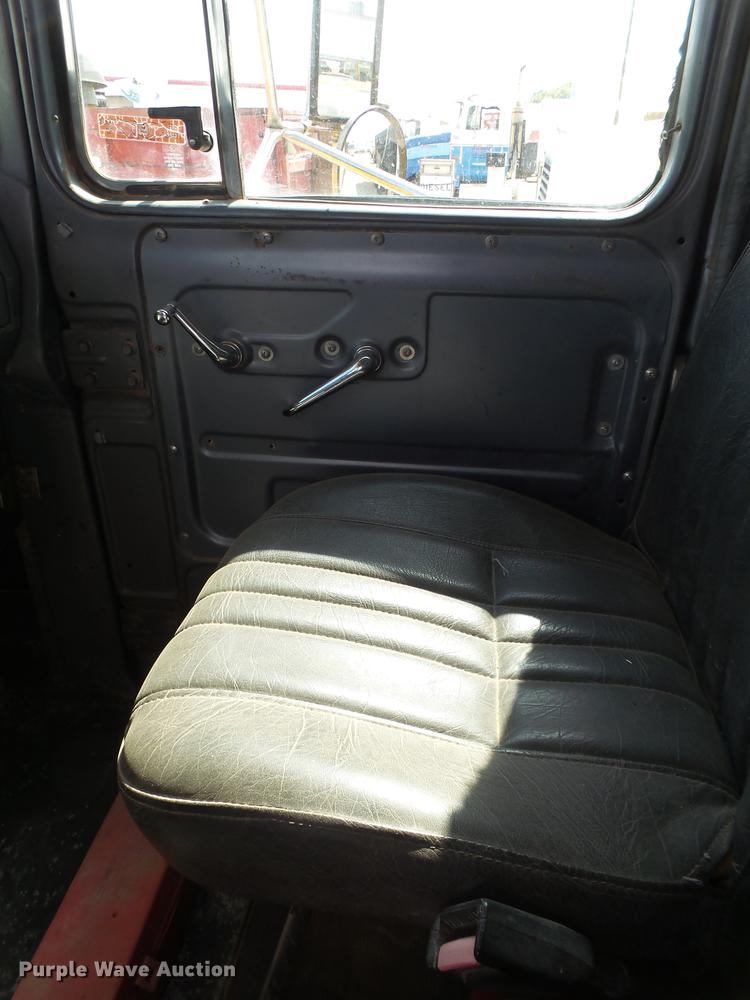 image for item DD1132 2001 Mack RD688S dump truck