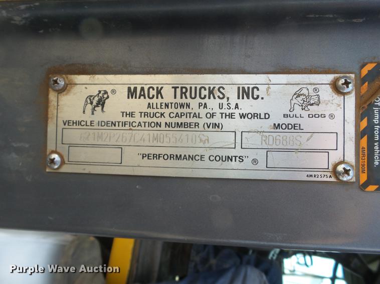 image for item DD1132 2001 Mack RD688S dump truck