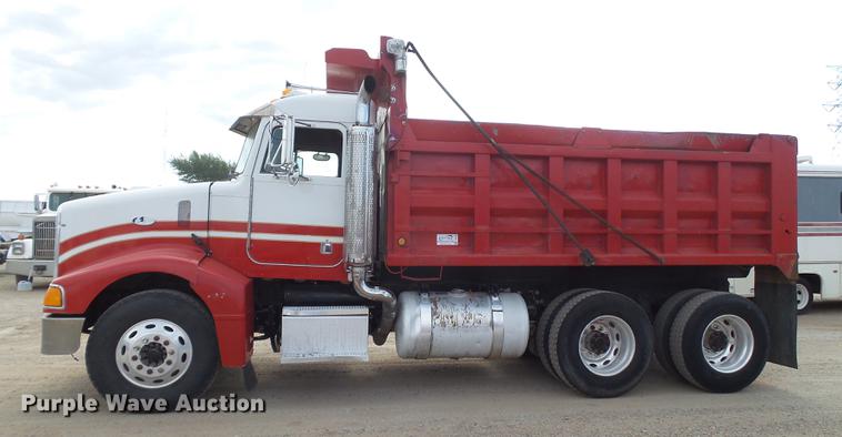 image for item DD1133 1999 Peterbilt 385 dump truck