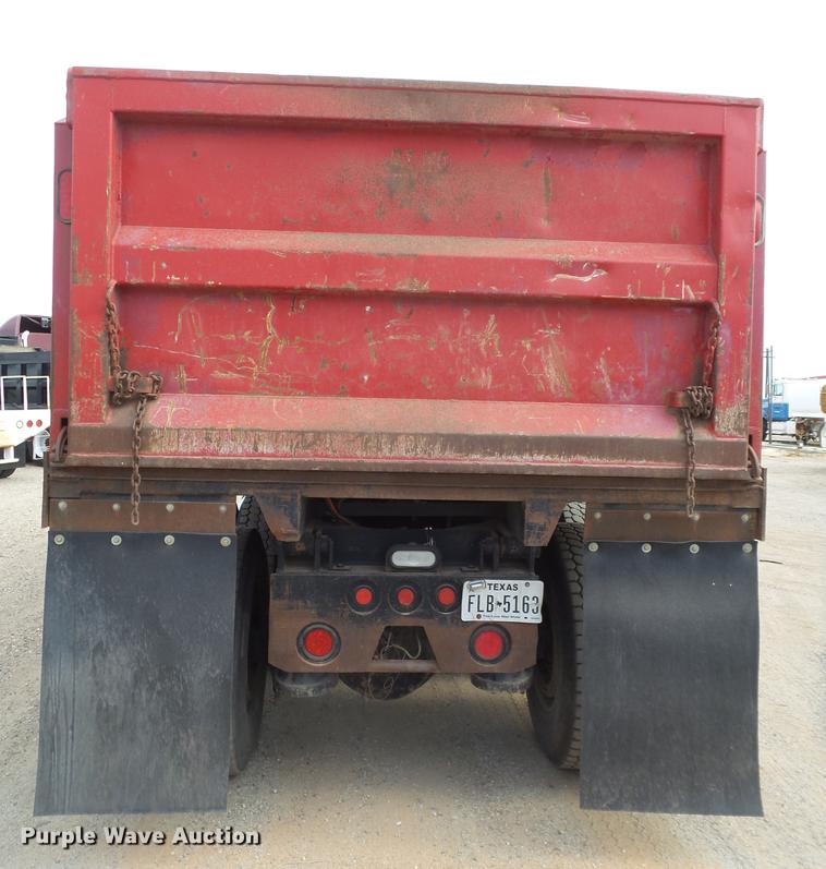 image for item DD1133 1999 Peterbilt 385 dump truck
