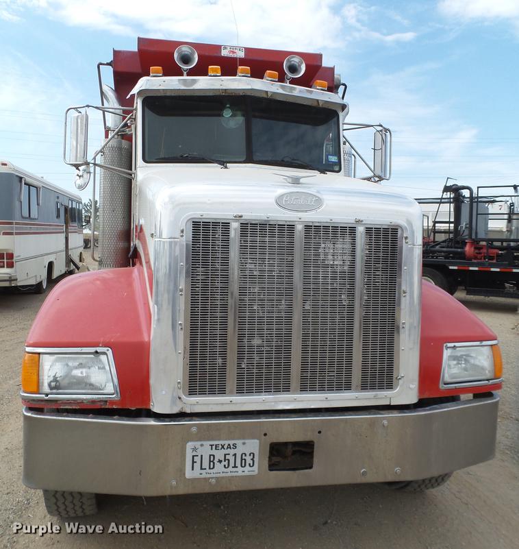 image for item DD1133 1999 Peterbilt 385 dump truck