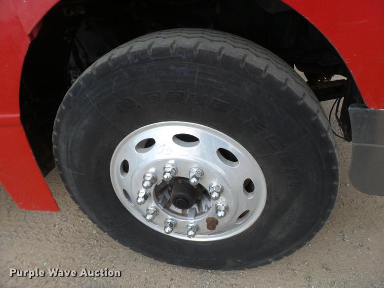 image for item DD1133 1999 Peterbilt 385 dump truck