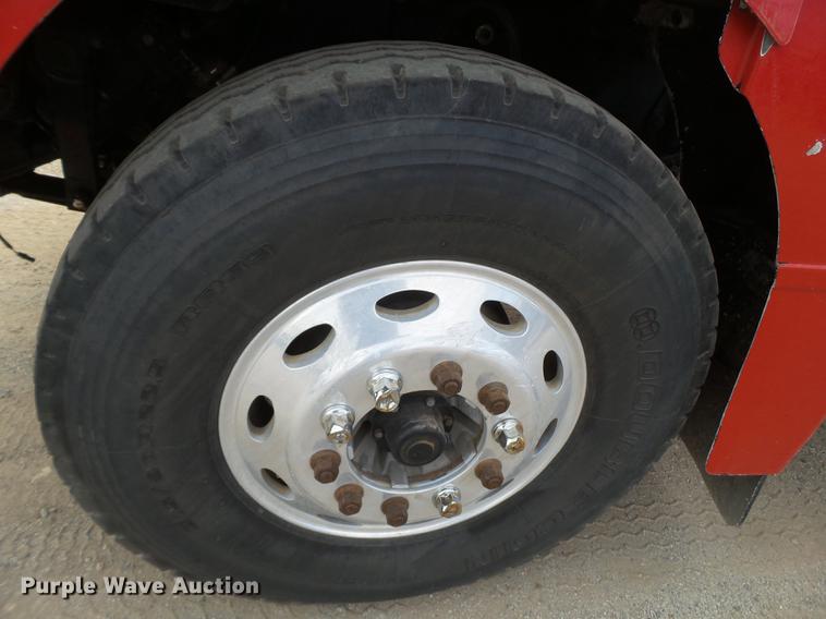 image for item DD1133 1999 Peterbilt 385 dump truck