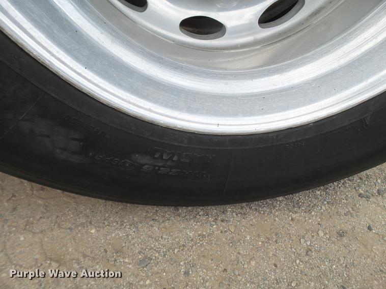 image for item DD1133 1999 Peterbilt 385 dump truck