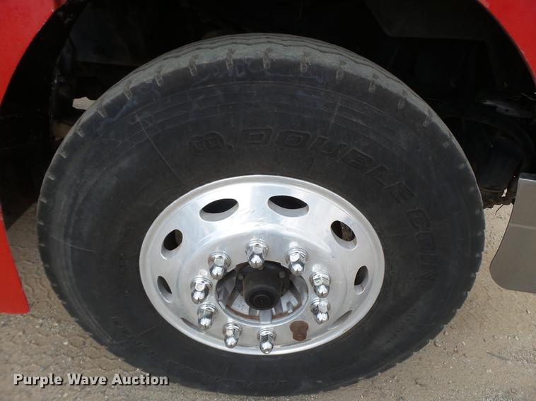 image for item DD1133 1999 Peterbilt 385 dump truck