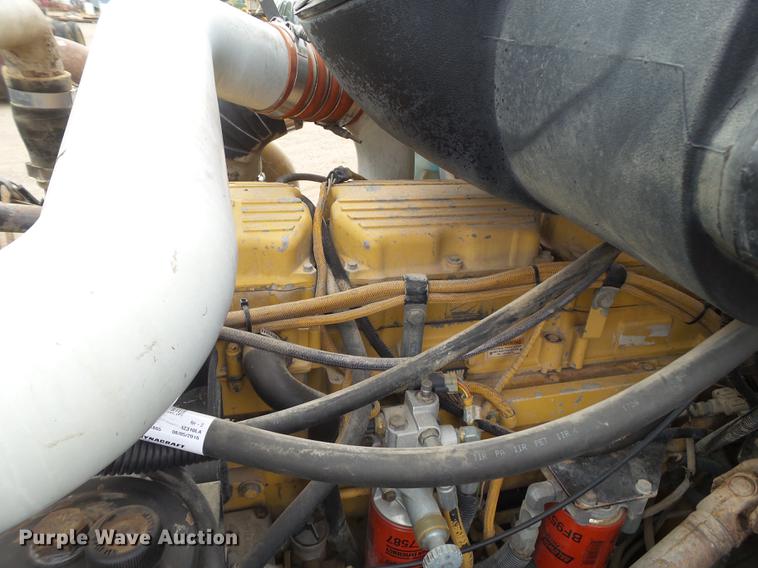 image for item DD1133 1999 Peterbilt 385 dump truck