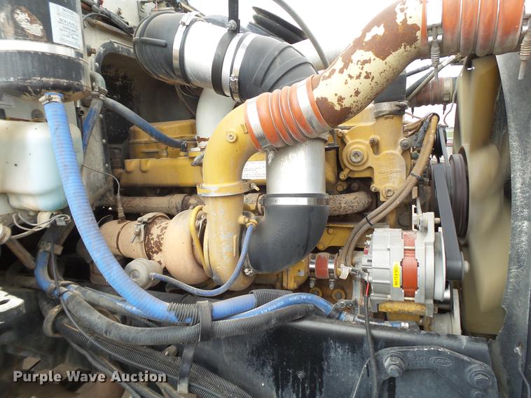 image for item DD1133 1999 Peterbilt 385 dump truck