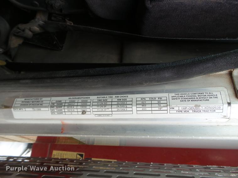 image for item DD1133 1999 Peterbilt 385 dump truck