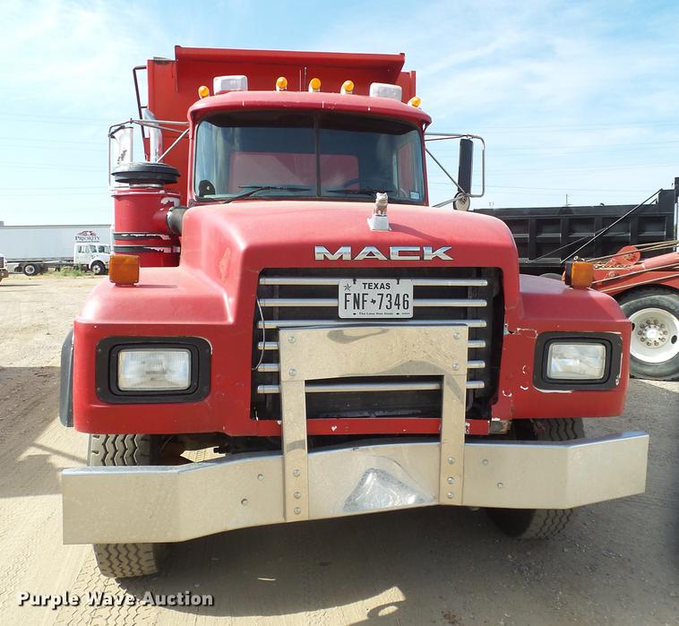image for item DD1134 2004 Mack RD688S dump truck