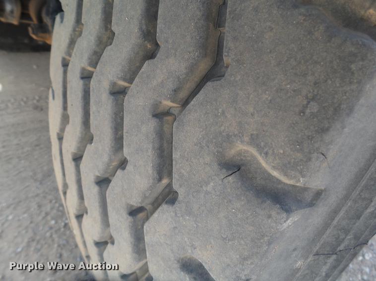 image for item DD1134 2004 Mack RD688S dump truck