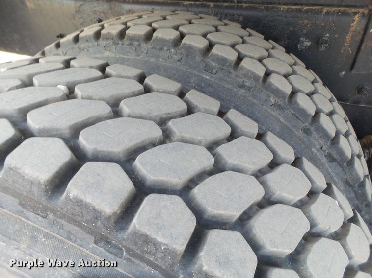 image for item DD1134 2004 Mack RD688S dump truck