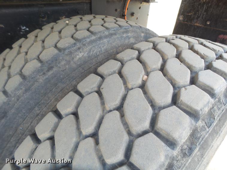 image for item DD1134 2004 Mack RD688S dump truck