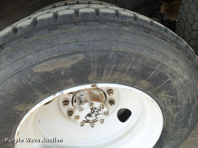 image for item DD1134 2004 Mack RD688S dump truck