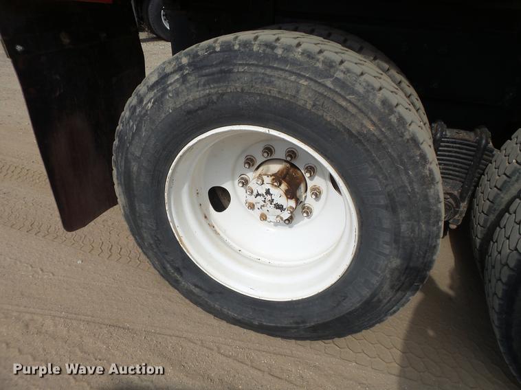 image for item DD1134 2004 Mack RD688S dump truck