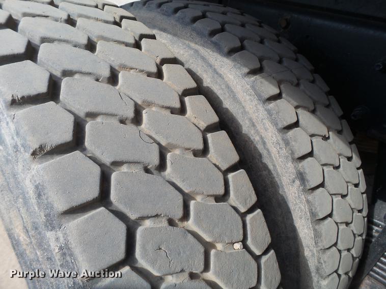 image for item DD1134 2004 Mack RD688S dump truck