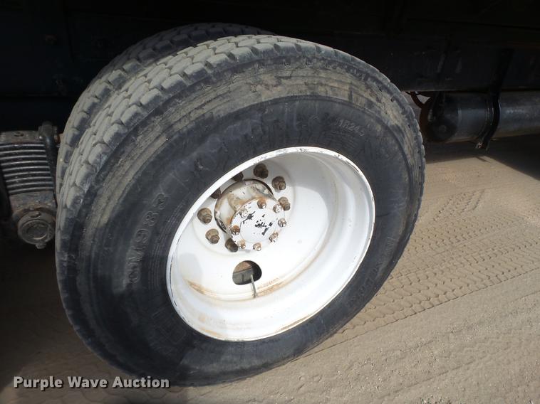 image for item DD1134 2004 Mack RD688S dump truck