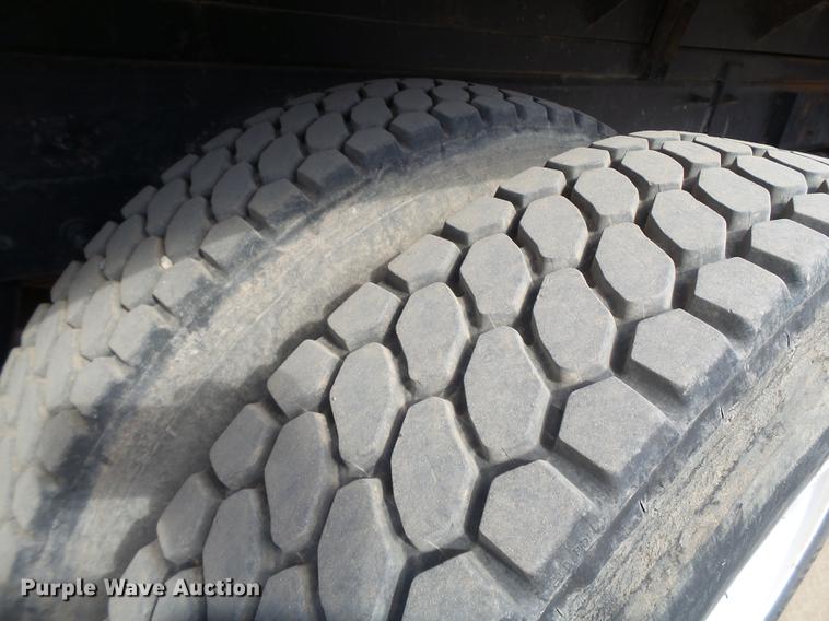 image for item DD1134 2004 Mack RD688S dump truck