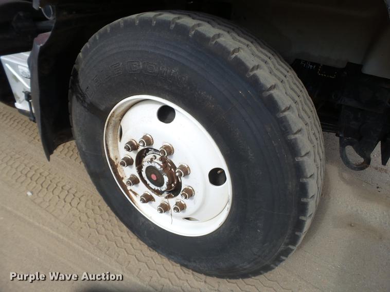 image for item DD1134 2004 Mack RD688S dump truck