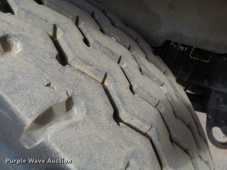 image for item DD1134 2004 Mack RD688S dump truck