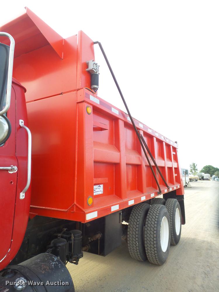 image for item DD1134 2004 Mack RD688S dump truck