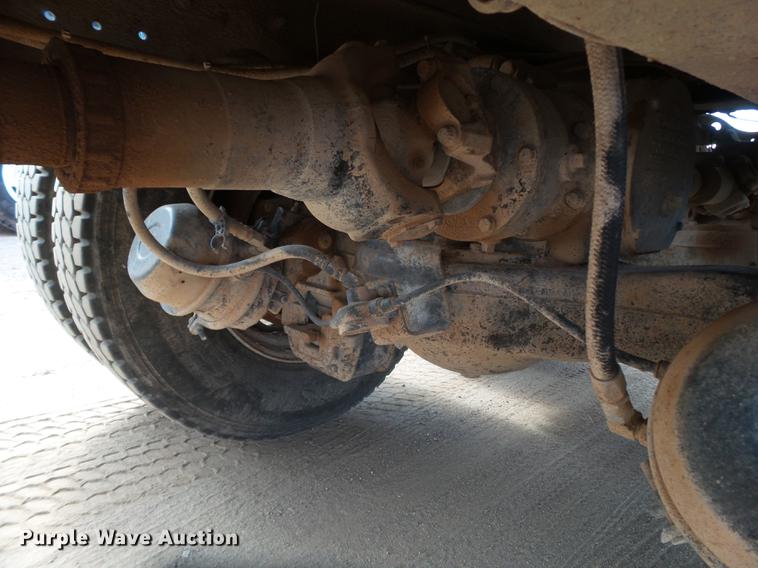 image for item DD1134 2004 Mack RD688S dump truck