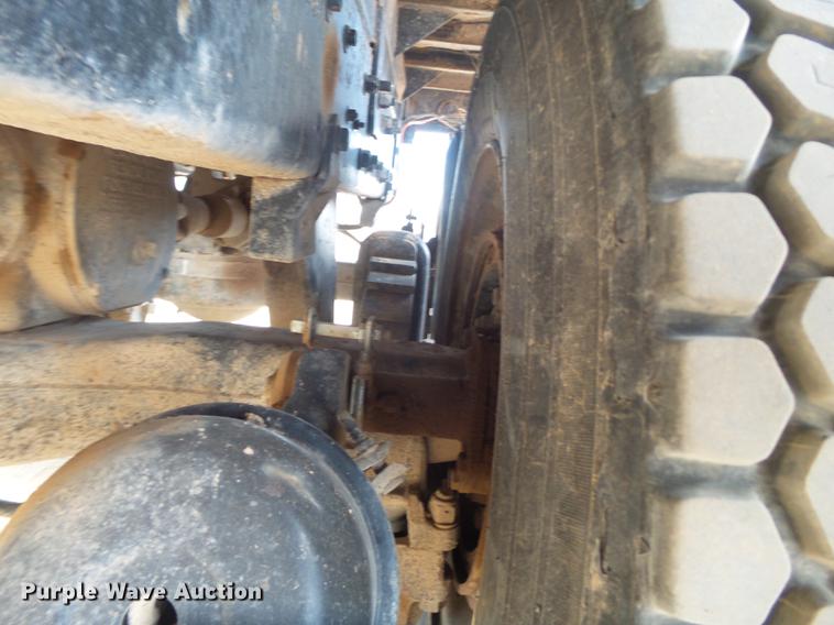 image for item DD1134 2004 Mack RD688S dump truck