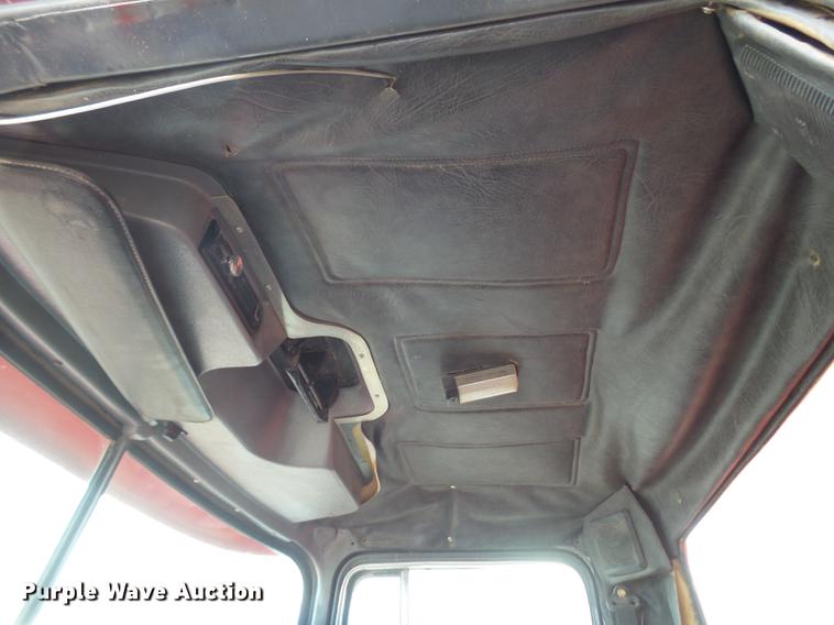 image for item DD1134 2004 Mack RD688S dump truck