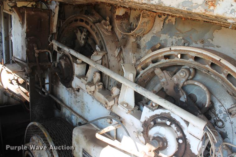 image for item DD4985 1969 P & H 645TC crane