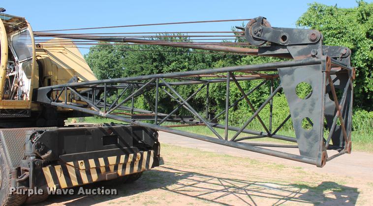 image for item DD4985 1969 P & H 645TC crane