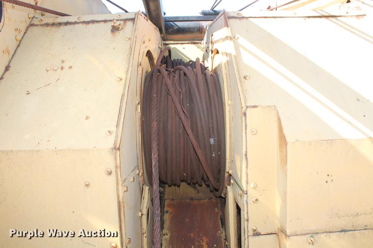 image for item DD4985 1969 P & H 645TC crane