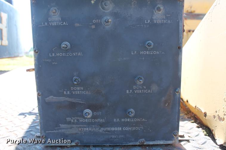 image for item DD4985 1969 P & H 645TC crane