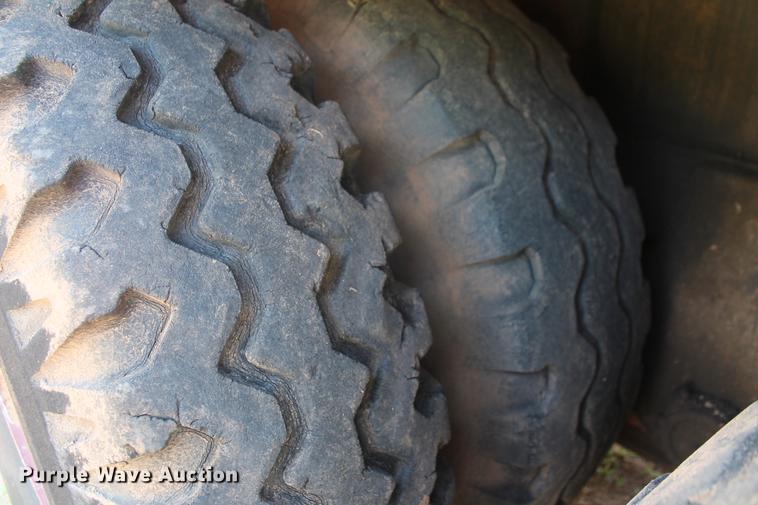 image for item DD4985 1969 P & H 645TC crane