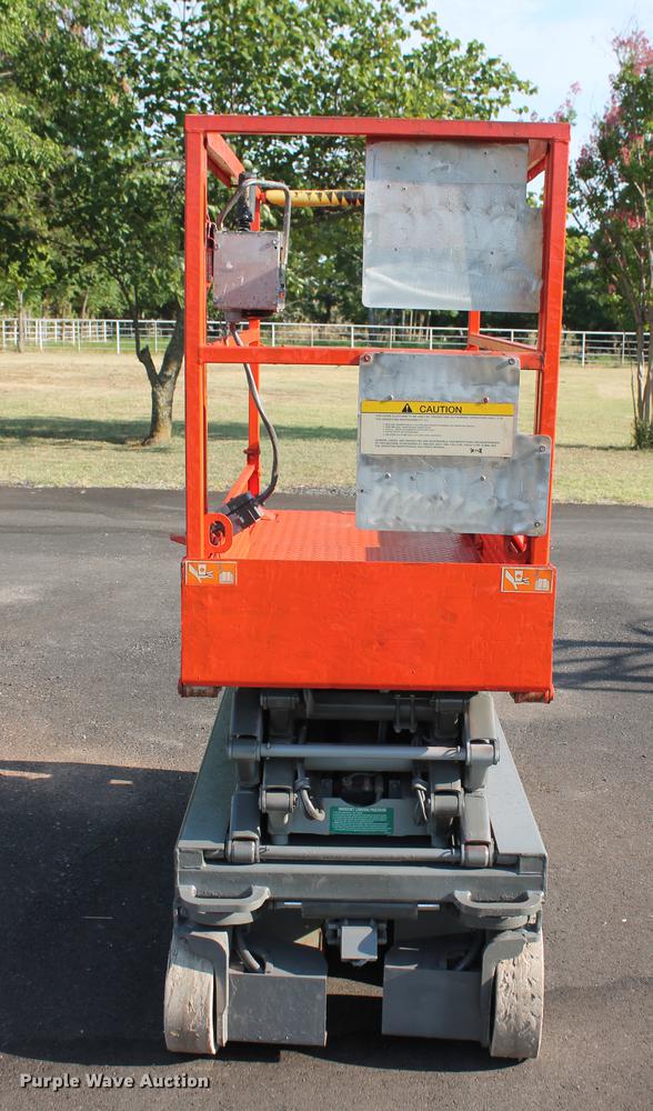 image for item DD5256 2007 Skyjack SJIII 3219 scissor lift