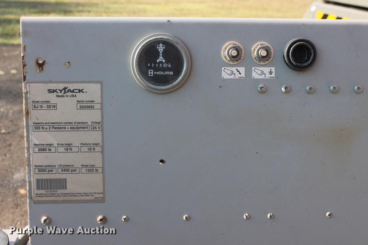 image for item DD5256 2007 Skyjack SJIII 3219 scissor lift