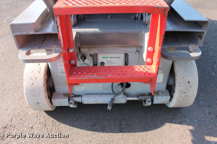 image for item DD5256 2007 Skyjack SJIII 3219 scissor lift