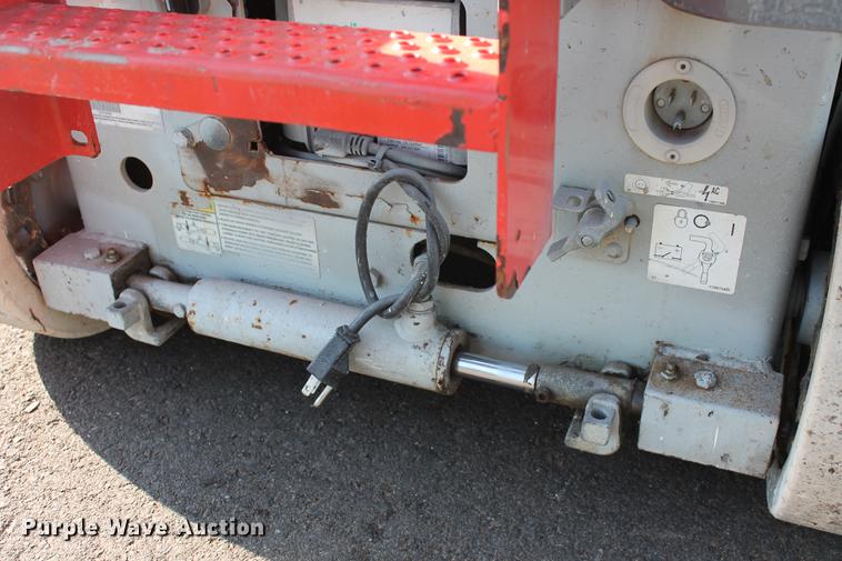 image for item DD5256 2007 Skyjack SJIII 3219 scissor lift