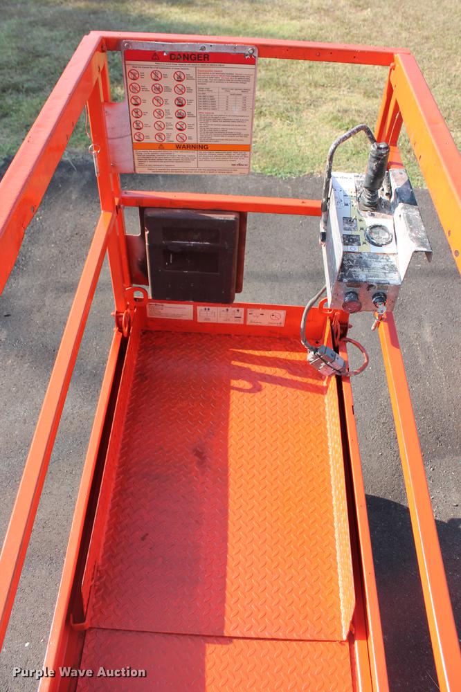 image for item DD5256 2007 Skyjack SJIII 3219 scissor lift