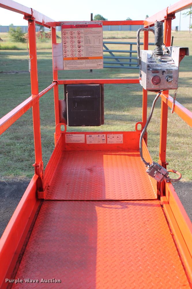 image for item DD5256 2007 Skyjack SJIII 3219 scissor lift