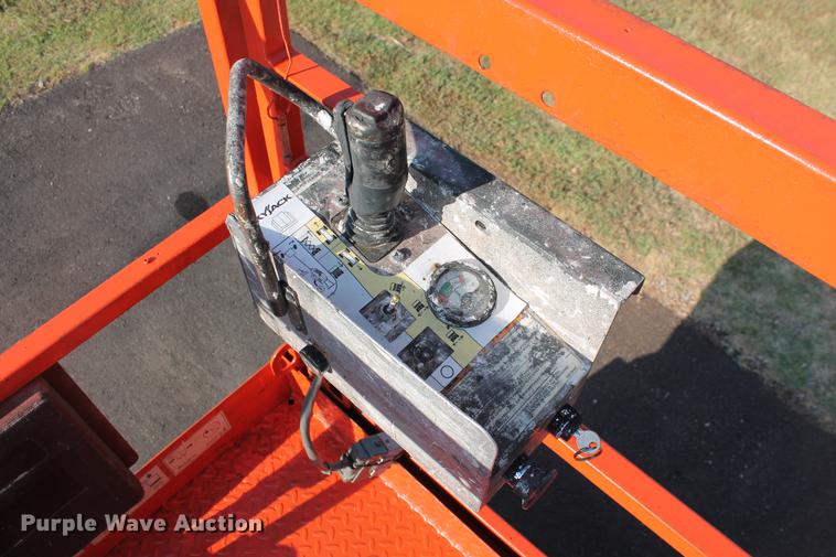 image for item DD5256 2007 Skyjack SJIII 3219 scissor lift