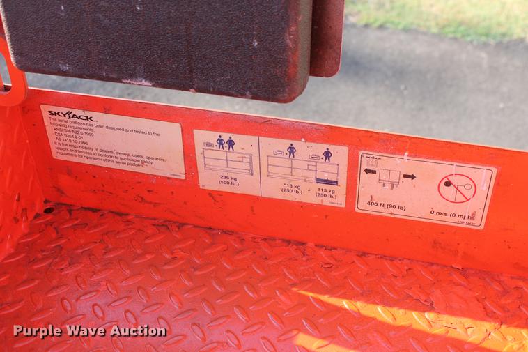 image for item DD5256 2007 Skyjack SJIII 3219 scissor lift