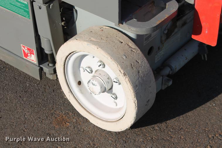 image for item DD5256 2007 Skyjack SJIII 3219 scissor lift