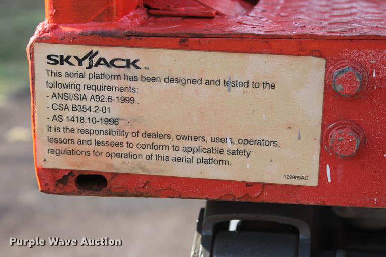 image for item DD5256 2007 Skyjack SJIII 3219 scissor lift